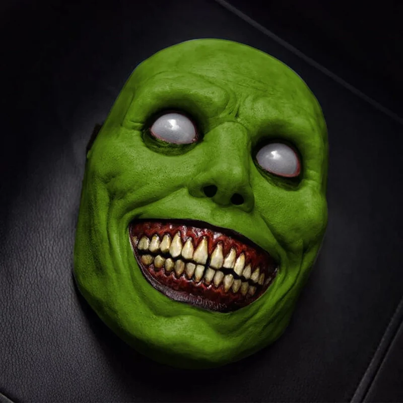Halloween Costume: Scary Demon Mask with Sharp Teeth and Wrinkles for Dressing Up at a Party