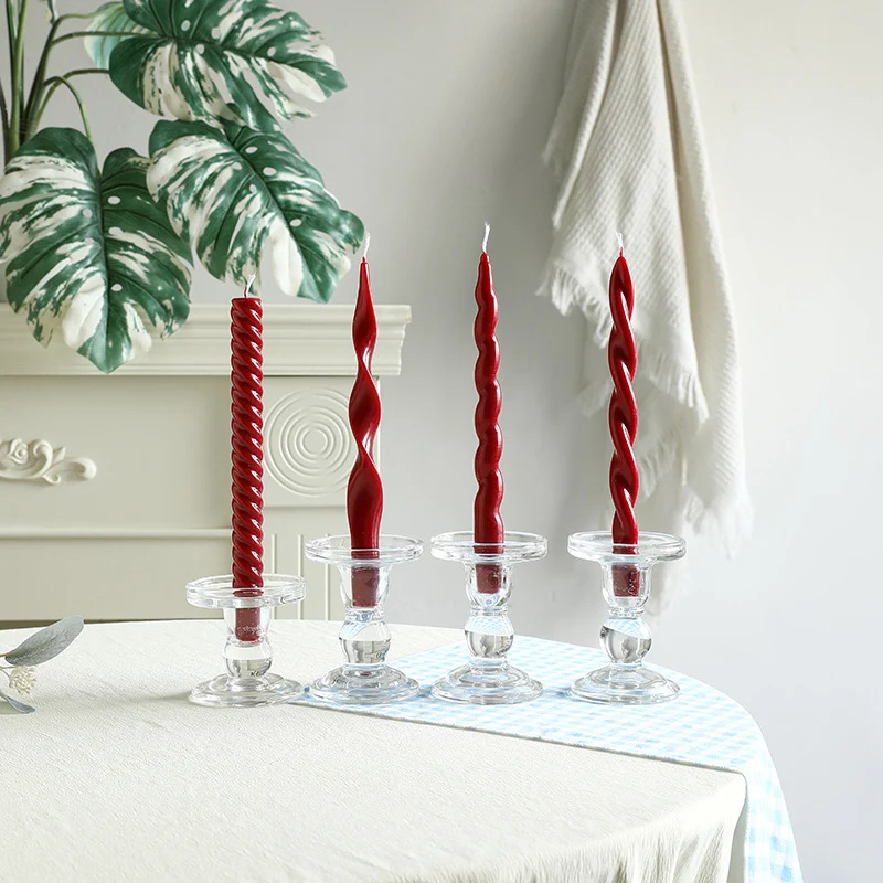 Skulpturales Ribbon-Twist Taper Kerzen Set