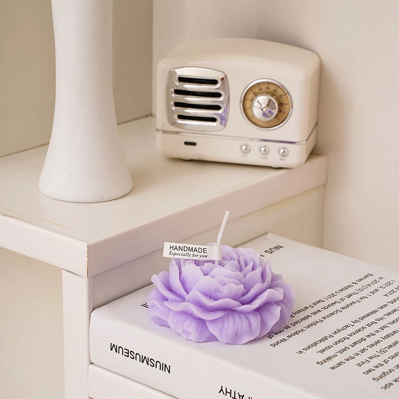 Handgefertigte florale Rosenseife mit skulptiertem Blütendesign