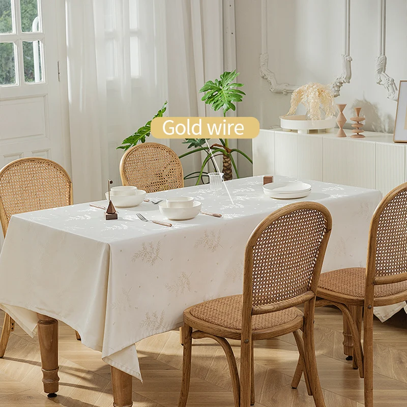 Rechteckige Premium-Tischwäsche aus Jacquard-Polyester mit subtiler Frost-Blütenprägung Karnz