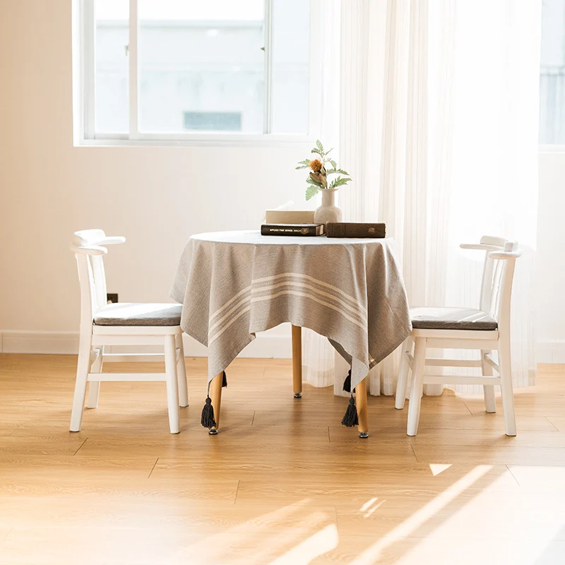 Rechteckige Leinenoptik-Tischdecke mit Fransenquaste und seitlichem Streifenbordüren-Design Karnz