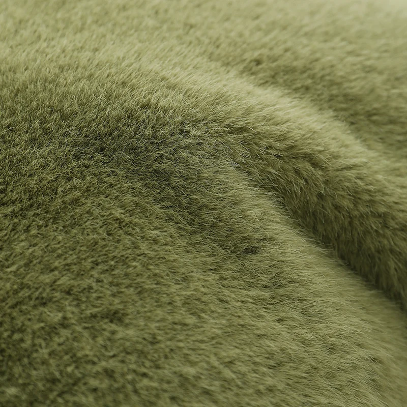 Plüschkissen mit Kunstfellbezug und kuscheliger Innenschaumfüllung Karnz