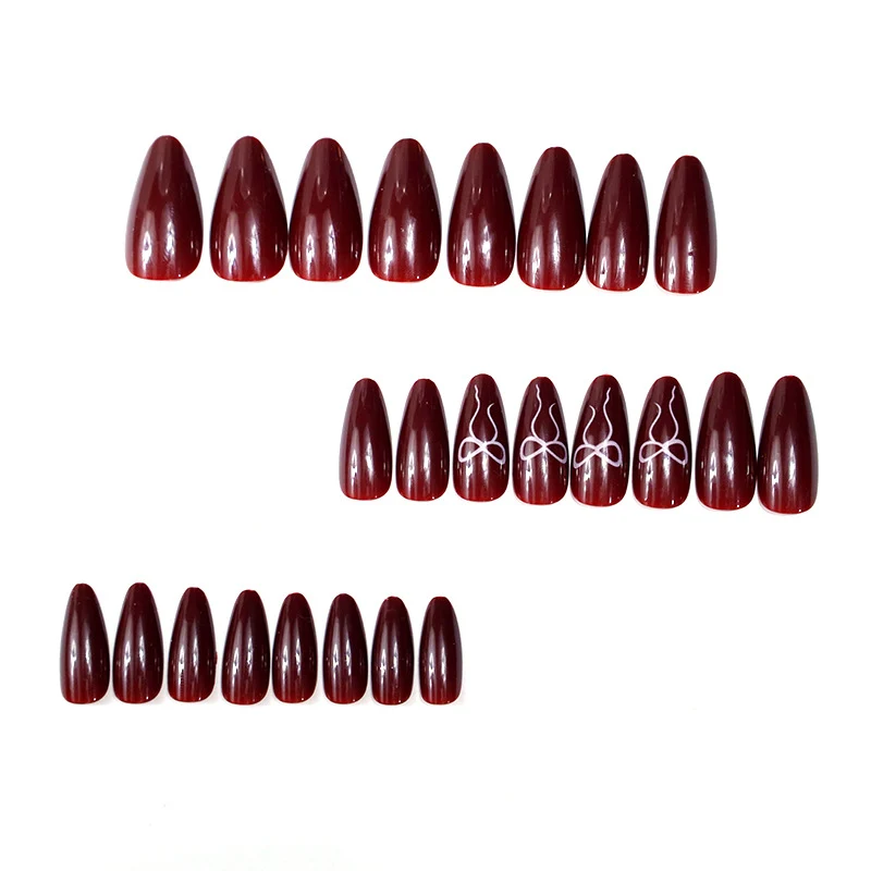 Elegante Stiletto Nagelkunst Karnz