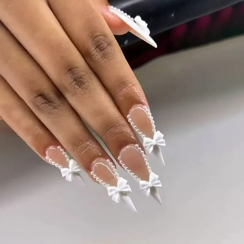 Elegante Premium Dekorative Nagelverzierungen Karnz