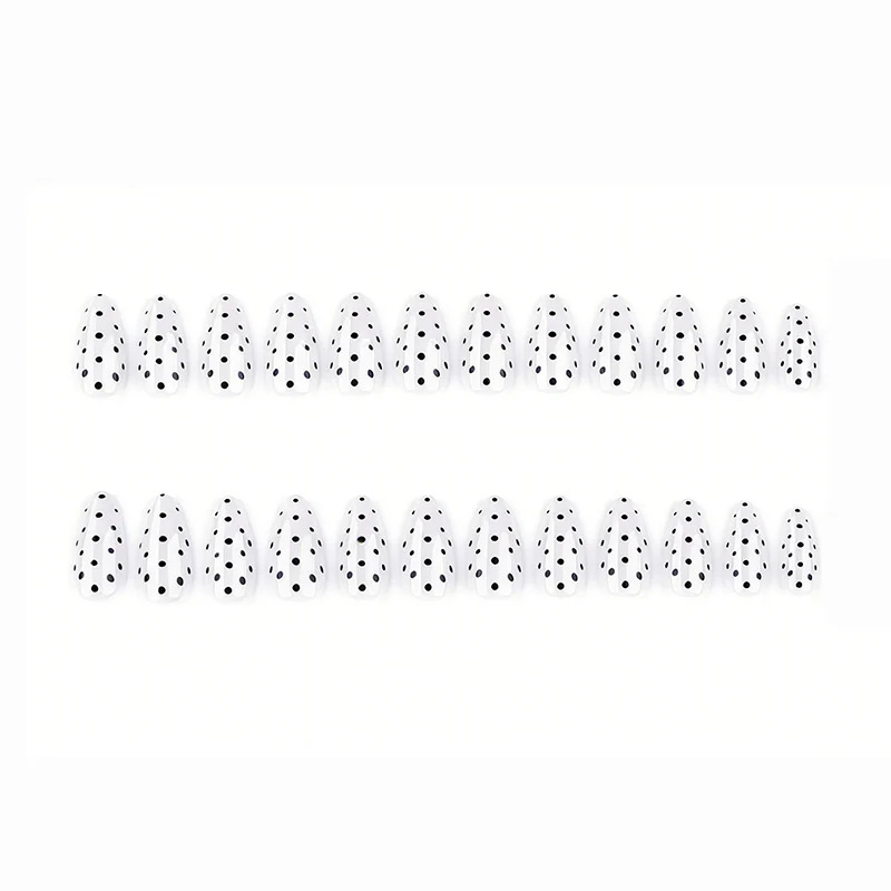 Elegante Polka Dot Press-On Nagelverstärkungen Karnz