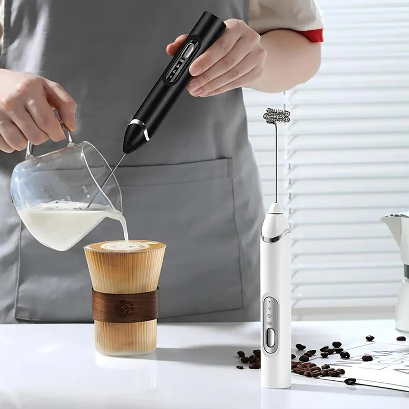 Milchaufschäumer Elektrisch, 3-in-1 Milch Frother mit Ständer, 3 Geschwindigkeiten, USB-C Aufladbar, für Cappuccino, Latte, Matcha & Protein-Shakes