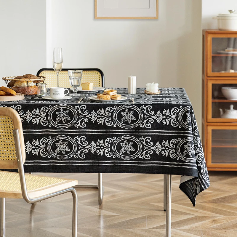 Wendbare Jacquard-Tischdecke mit floralen Medaillon-Reliefs Karnz
