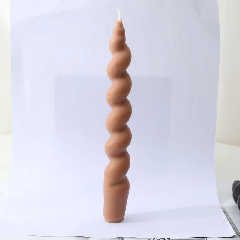 Dekorative gedrehte Spiralspitzkerze