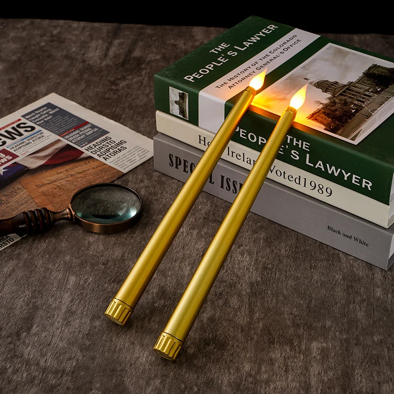 Batteriebetriebene schlanke LED-Stiftkerzen mit Flackerflamme und wiederaufladbarem Sockel