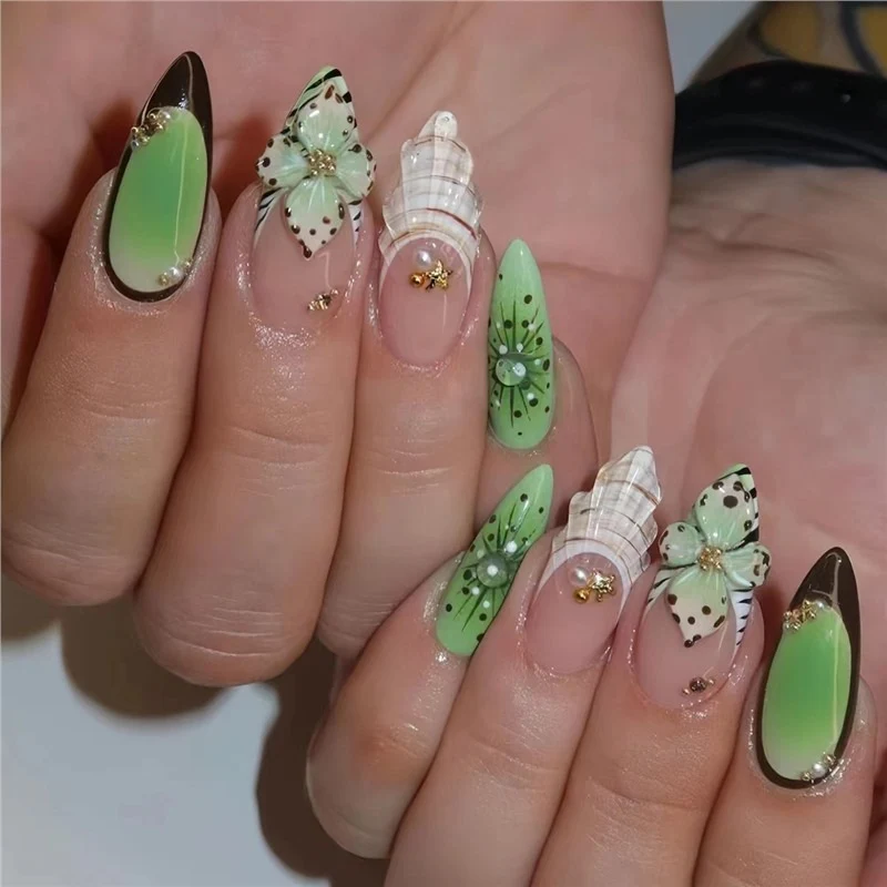 Künstlerische florale Muschel-Design Nagelverstärkungen Karnz