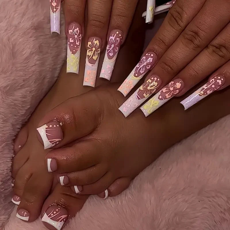 Künstlerisches Floral Nagelkunst Ensemble Karnz