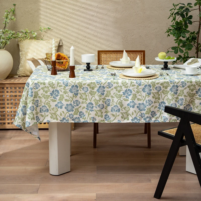 Rechteckige Tischdecke im Landhausstil aus Baumwollmischgewebe mit floralem Allover-Print Karnz