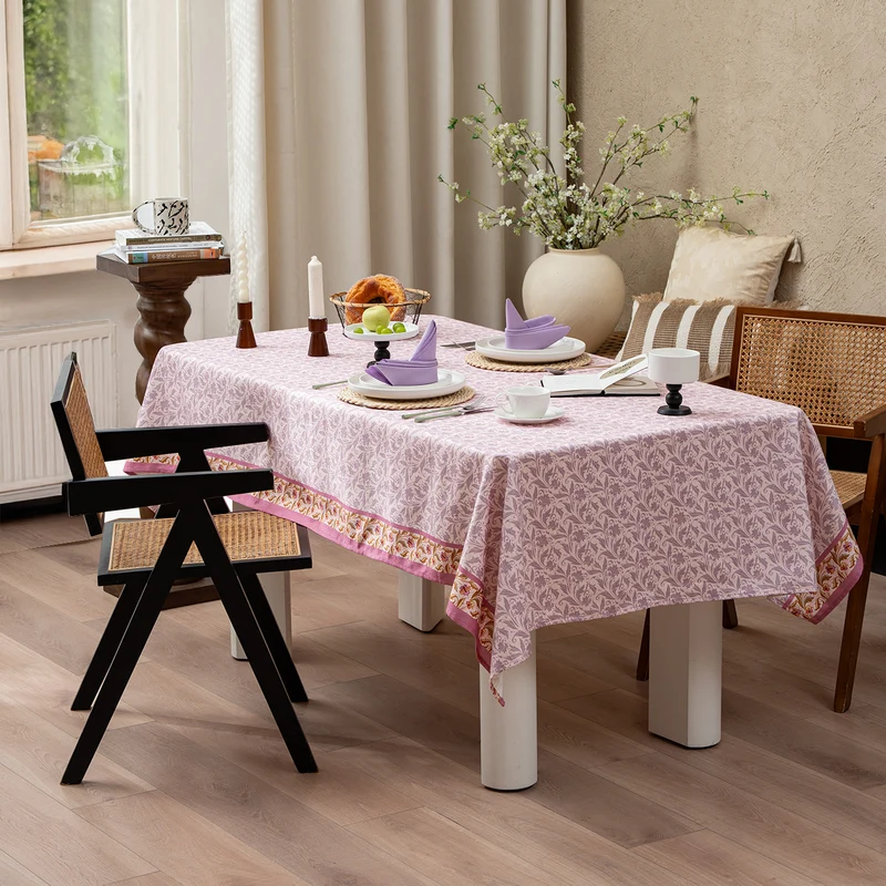 Rechteckige Tischdecke im Landhausstil aus Baumwollmischgewebe mit floralem Allover-Print Karnz