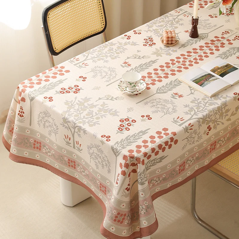 Rechteckige pflegeleichte Tischdecke im floralen Jacquard mit dekorativer Bordüre Karnz