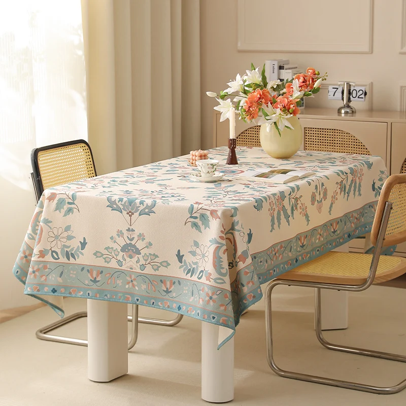 Rechteckige pflegeleichte Tischdecke im floralen Jacquard mit dekorativer Bordüre Karnz