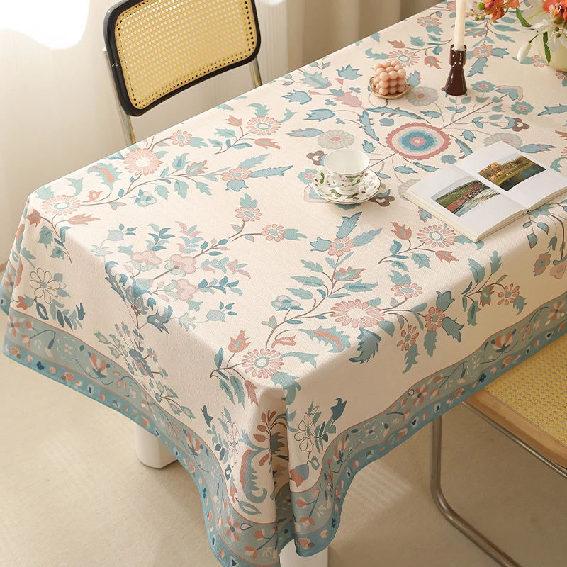 Rechteckige pflegeleichte Tischdecke im floralen Jacquard mit dekorativer Bordüre Karnz