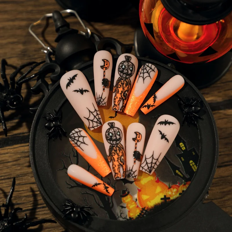 Kunstvolle Halloween-Nagelkunst Karnz