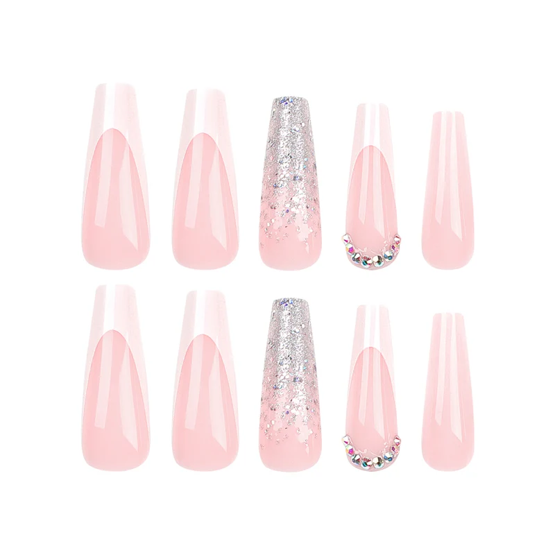 Kunstvolle Gel-Nägel mit Glitzer- und Ombre-Effekt Karnz