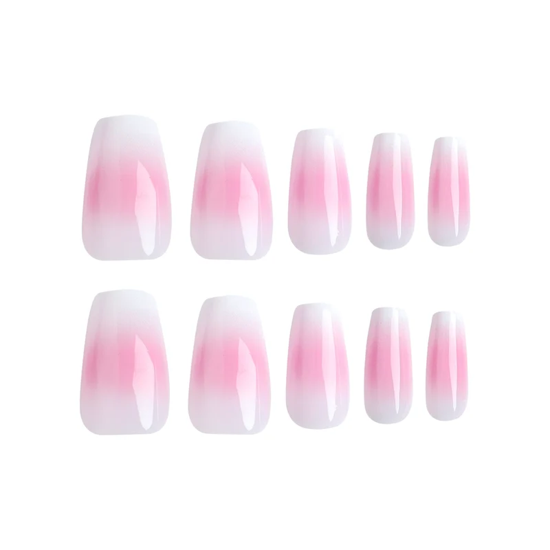 Kunstvolle Nagelverlängerungen mit zartem Ombre-Effekt Karnz