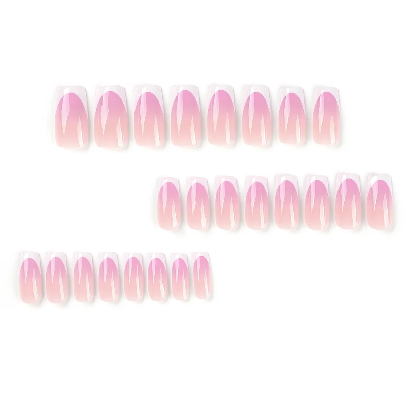 Kunstvolle Nagelverlängerungen mit zartem Ombre-Design Karnz
