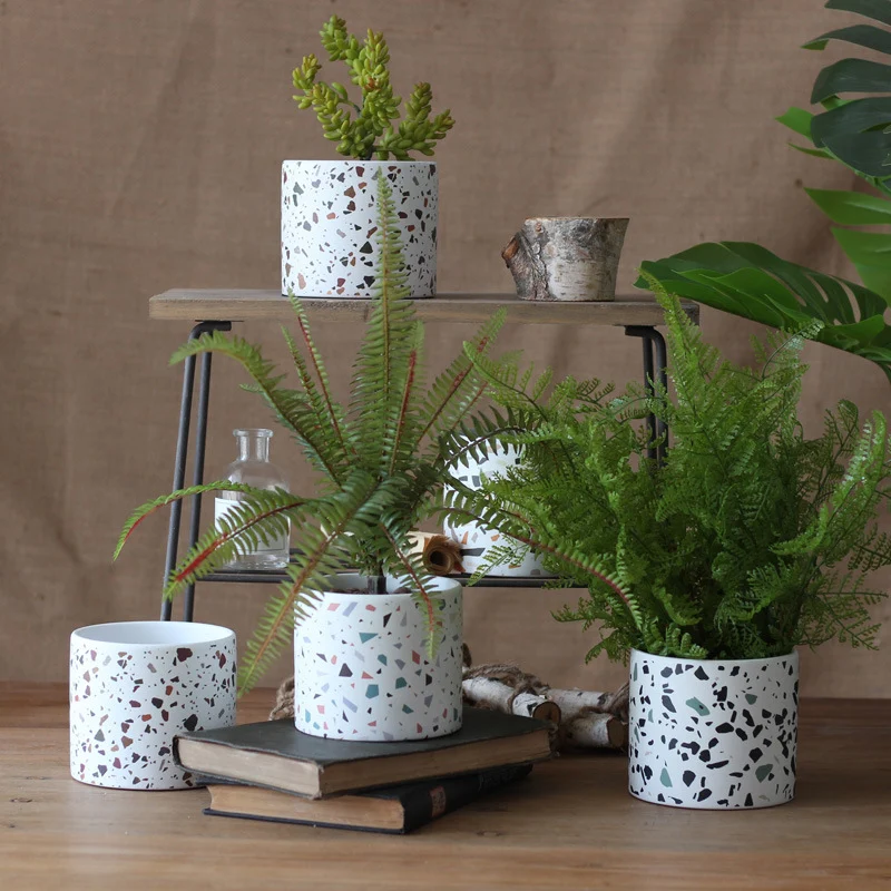 Dekorativer Blumentopf Karnz