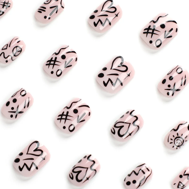 Kreative Nagelkunst mit modernem Designs Karnz