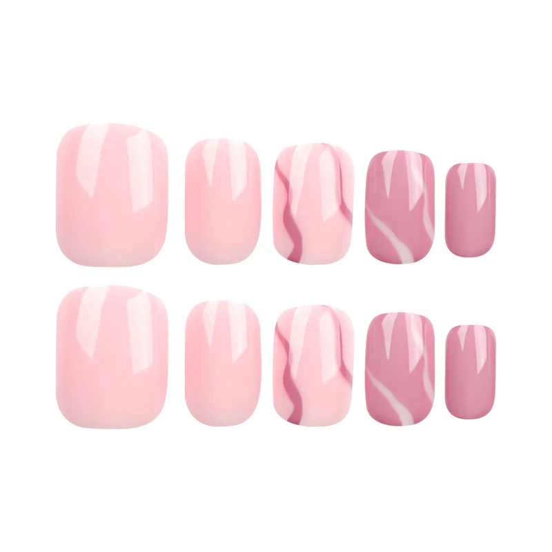 Kreative Nagelkunst mit Marmor-Design Karnz