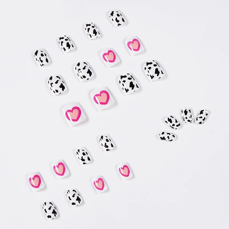 Kreative Nagelkunst mit Herz- und Tiermustermotiv Karnz