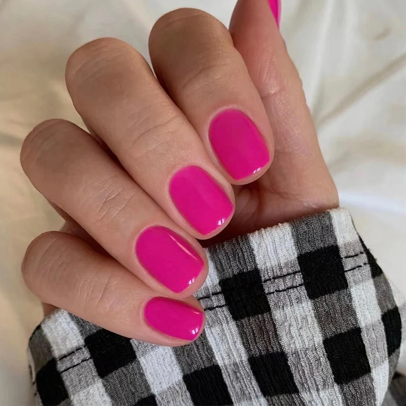 Kreative Nagelkunst mit eleganter Hochglanz-Oberfläche Karnz