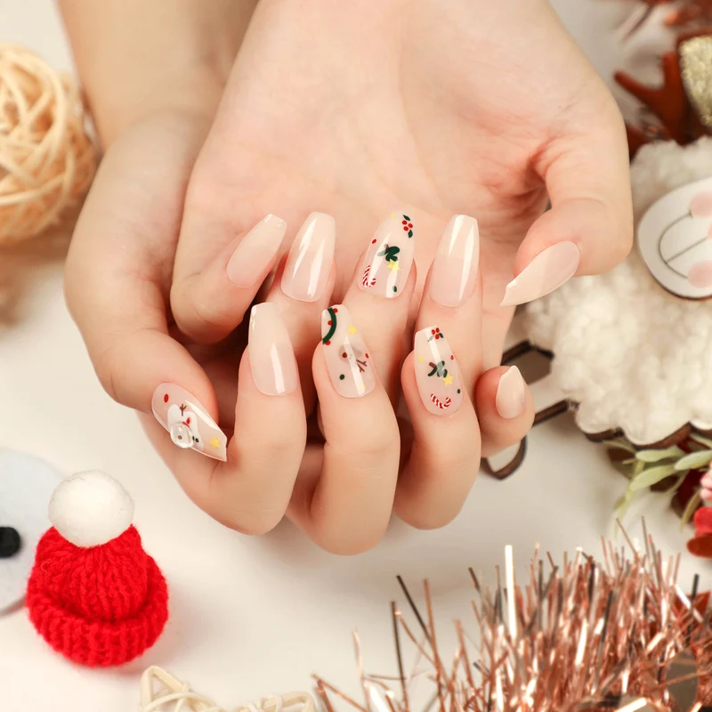 Kunstvolle Nagelverlängerungen mit Glitzer und Strassverzierungen Karnz