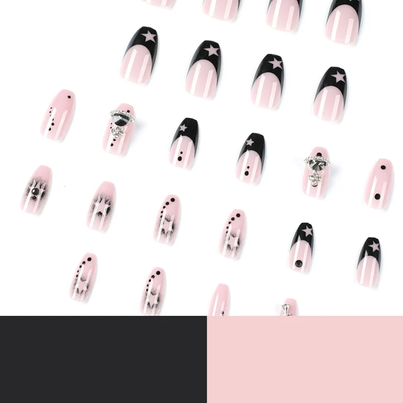 Glamouröse Nagelkunst mit Sternenmotiven und Glitzerakzenten Karnz