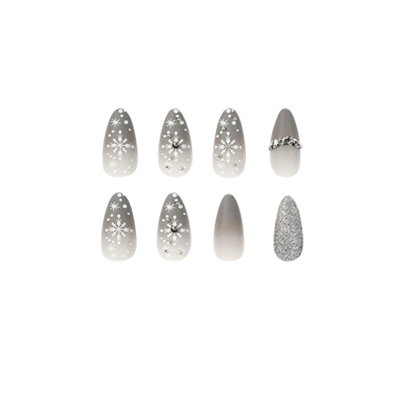 Glamouröse Nagelkunst mit Schneeflocken-Design Karnz