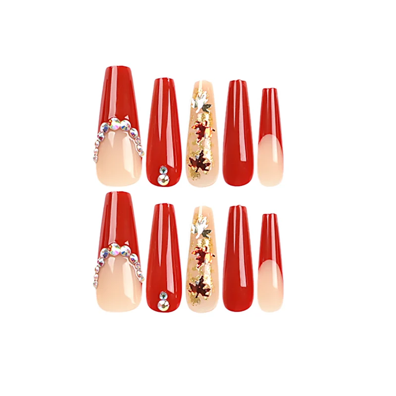Glamouröse Acryl-Nägel mit Blätter-Design und Glitzerakzenten Karnz