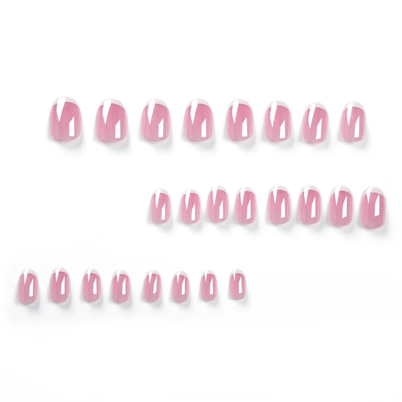 Exklusive Nagelkunst mit elegantem French-Tip Karnz