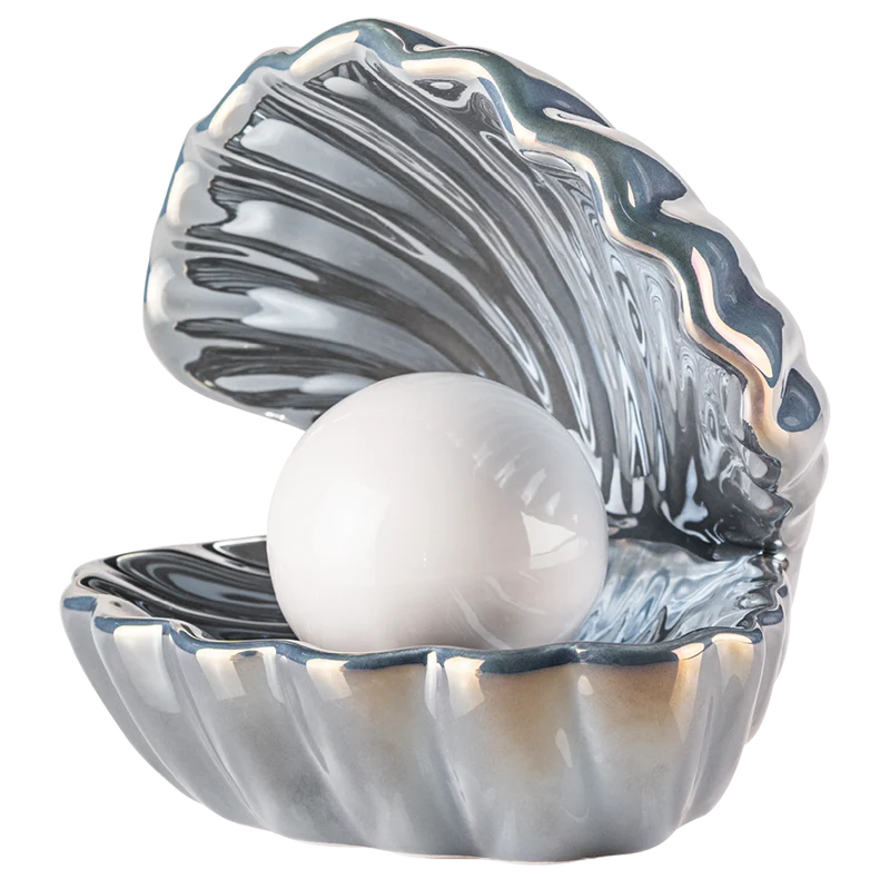 Deko-LED in silberner Muschelform
