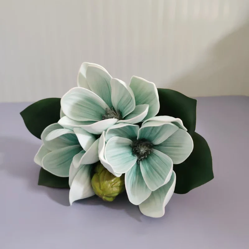 Künstlicher Magnolienblütenstrauß