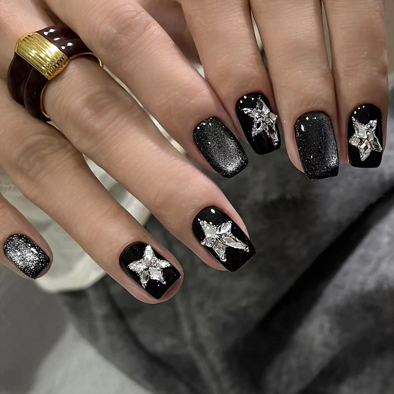 Luxus Press-On Nagelset mit Glitter-Akzenten Karnz