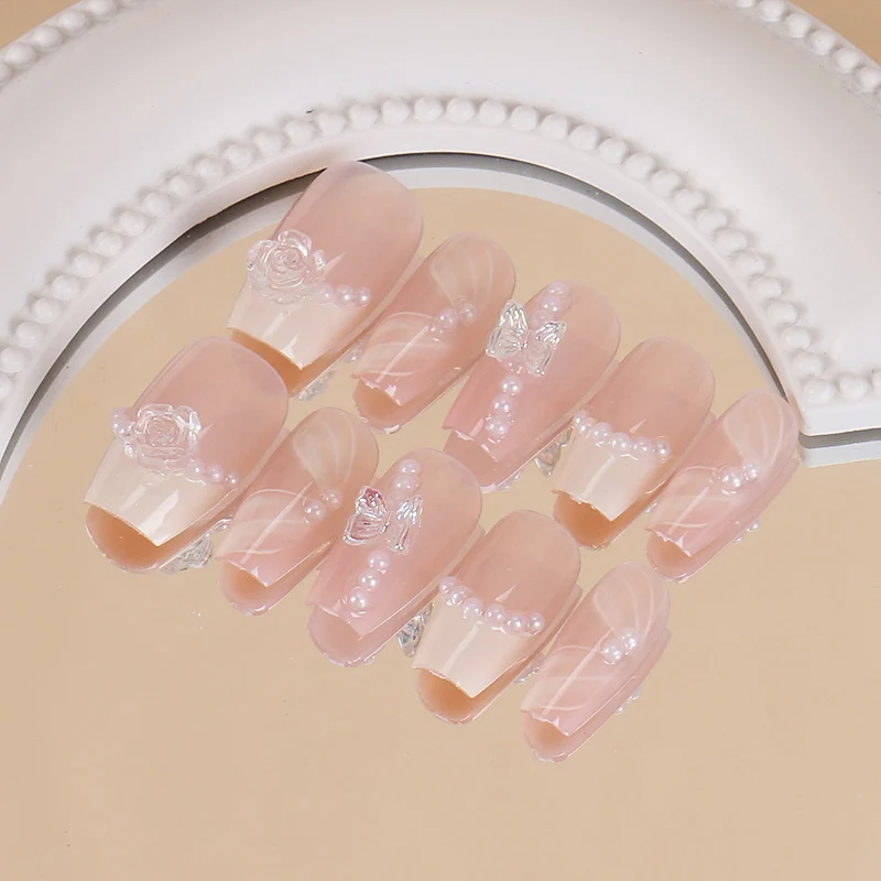 Glänzendes Nagelset Karnz