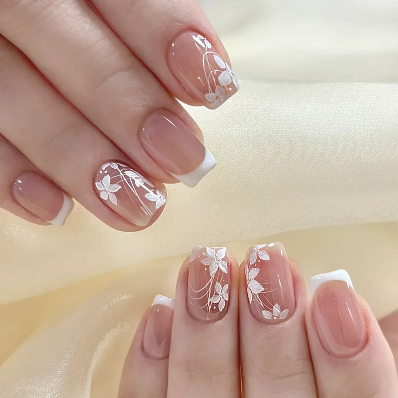 Glänzendes Nagelset Karnz