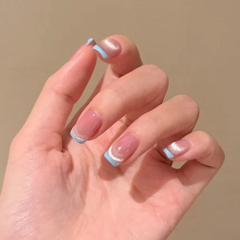 Glänzendes Nagelset Karnz