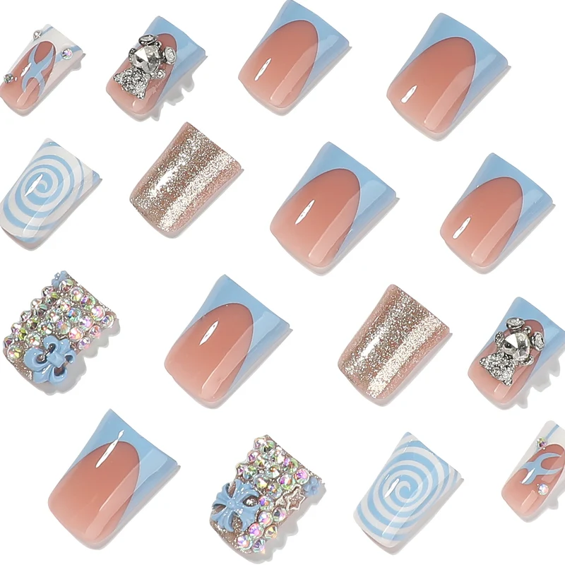 Kunstvolle Nagelkunst mit süßen Tiermotiven und Glitzerakzenten Karnz