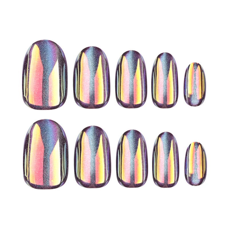 Kunstvolle Nagelkunst mit schimmerndem Finish Karnz