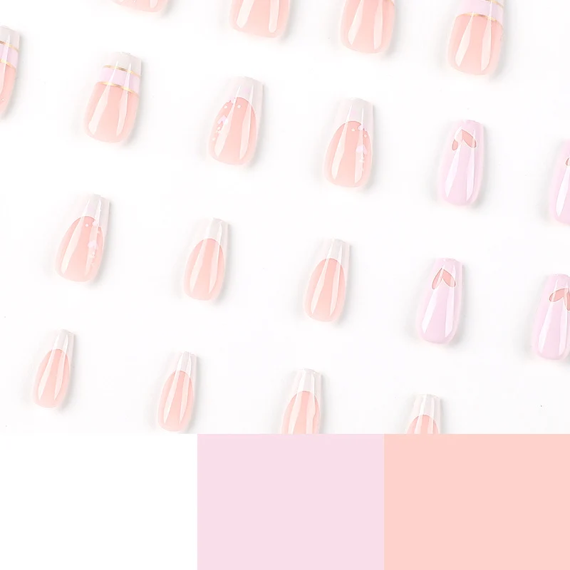 Kunstvolle Nagelkunst mit romantischem Design Karnz