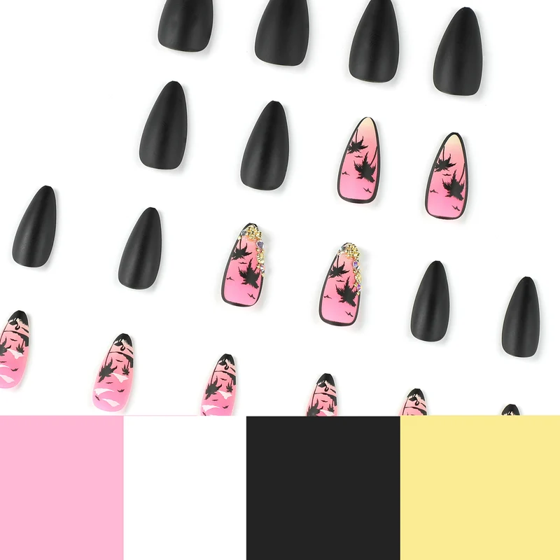Kunstvolle Nagelkunst mit Palmenmotiv und Glitzerakzenten Karnz