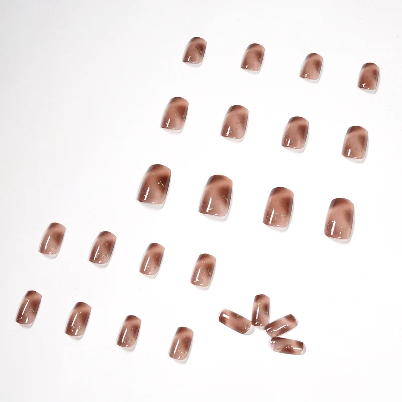 Kunstvolle Nagelkunst mit Ombre-Effekt und Glitzer Karnz