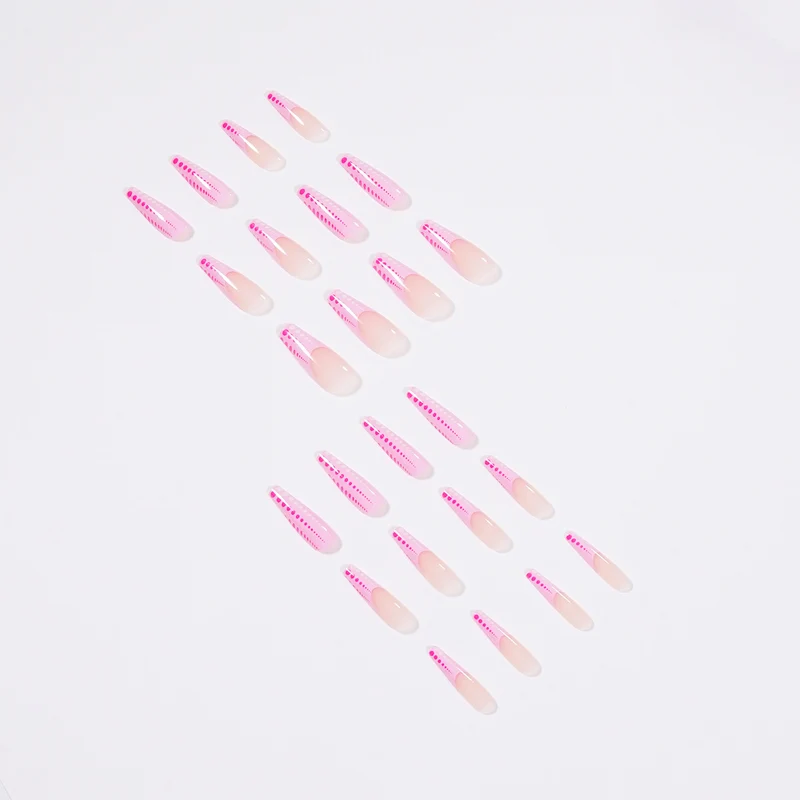Kunstvolle Nagelkunst mit Gradient- und Punkt-Design Karnz