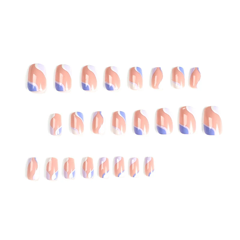 Kunstvolle Nagelkunst mit geometrischen Mustern Karnz