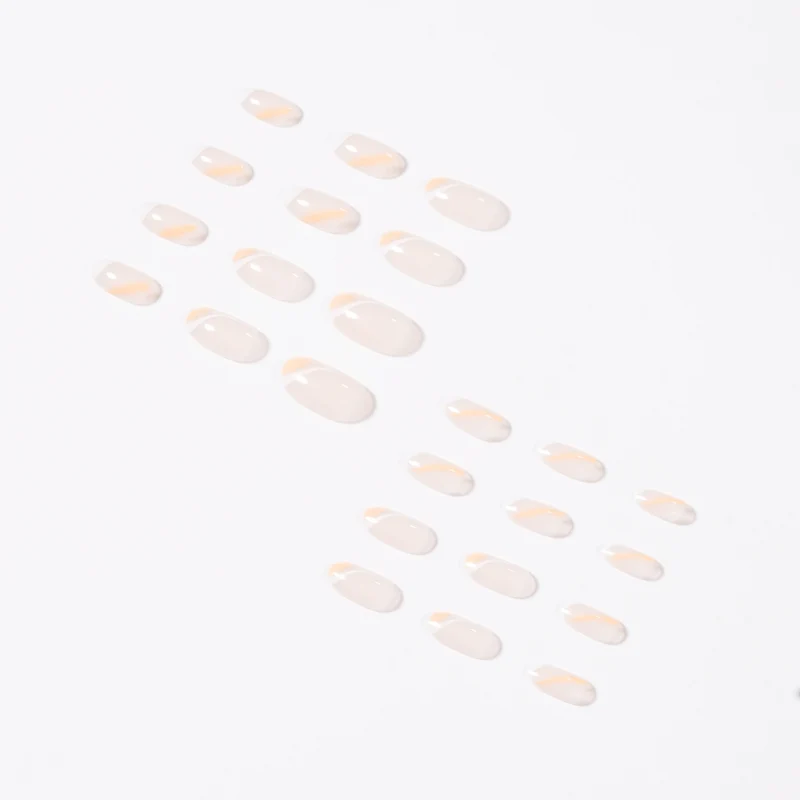 Kunstvolle Nagelkunst mit eleganten French-Tips und kreativen Designs Karnz