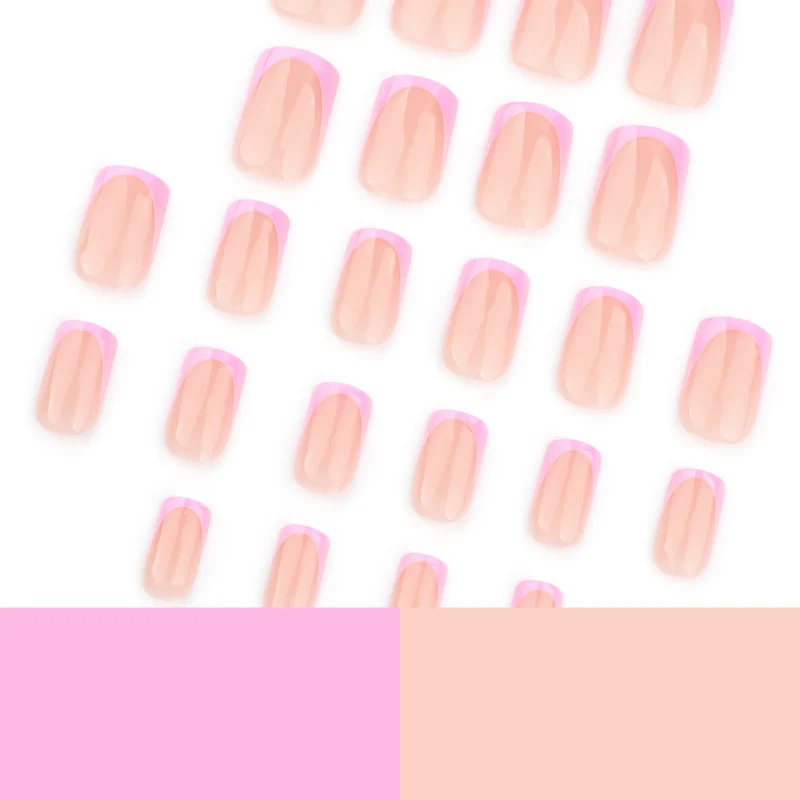 Kunstvolle Nagelkunst mit eleganten French-Tip Akzenten Karnz