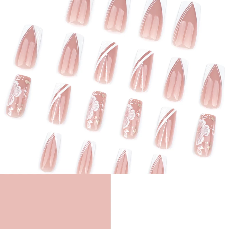 Kunstvolle Nagelkunst mit eleganten floralem Design Karnz